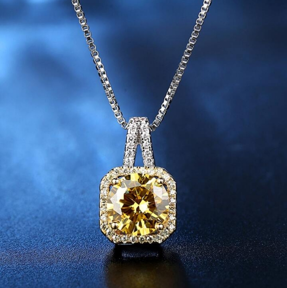 💛🤍NEW💛🤍BEAUTIFUL!! YELLOW CZ and Clear Two Tone charm on a SILVER Necklace